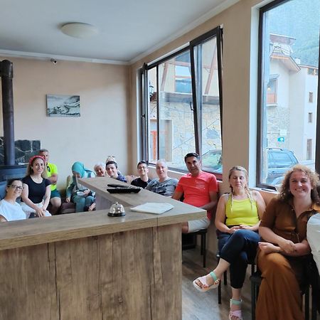 Hotel Svanseti Местия Екстериор снимка