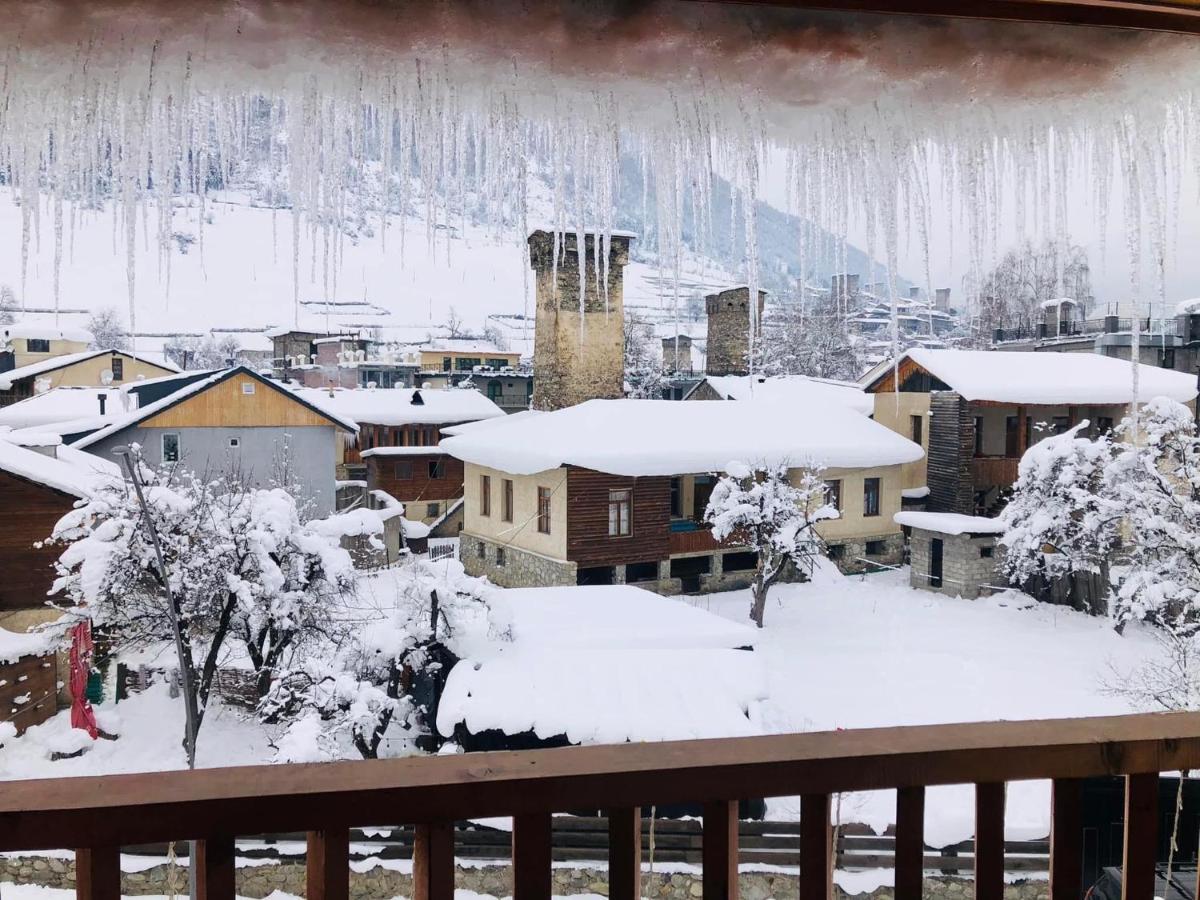 Hotel Svanseti Местия Екстериор снимка