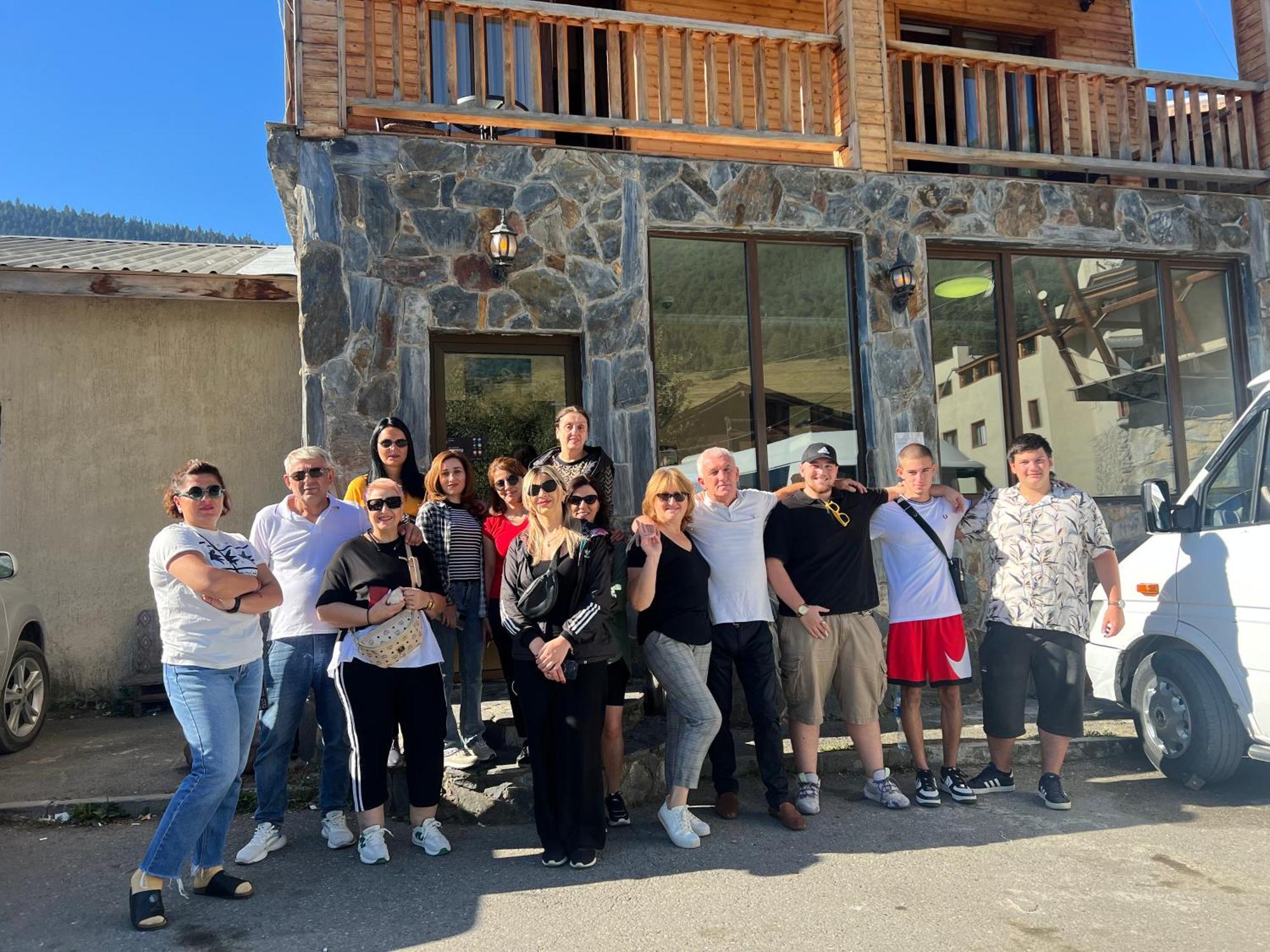 Hotel Svanseti Местия Екстериор снимка