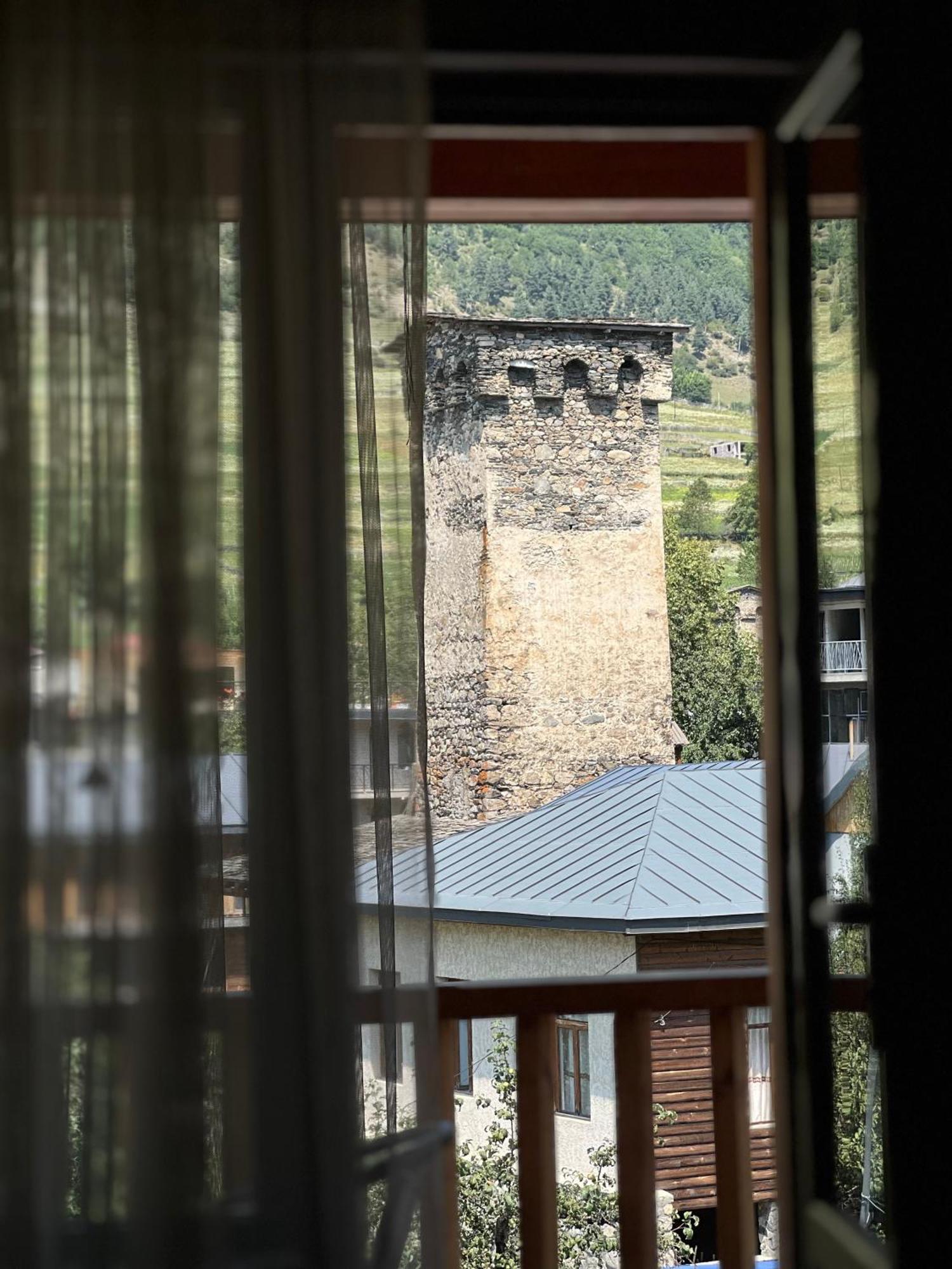 Hotel Svanseti Местия Екстериор снимка