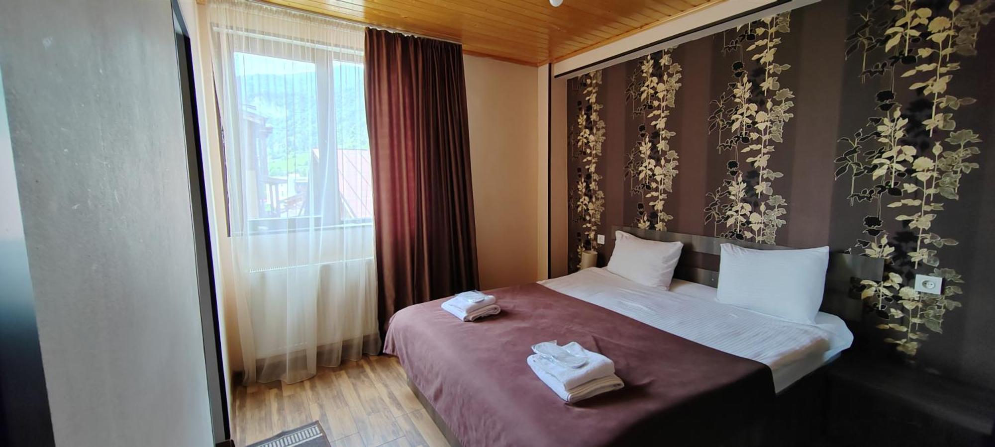 Hotel Svanseti Местия Екстериор снимка