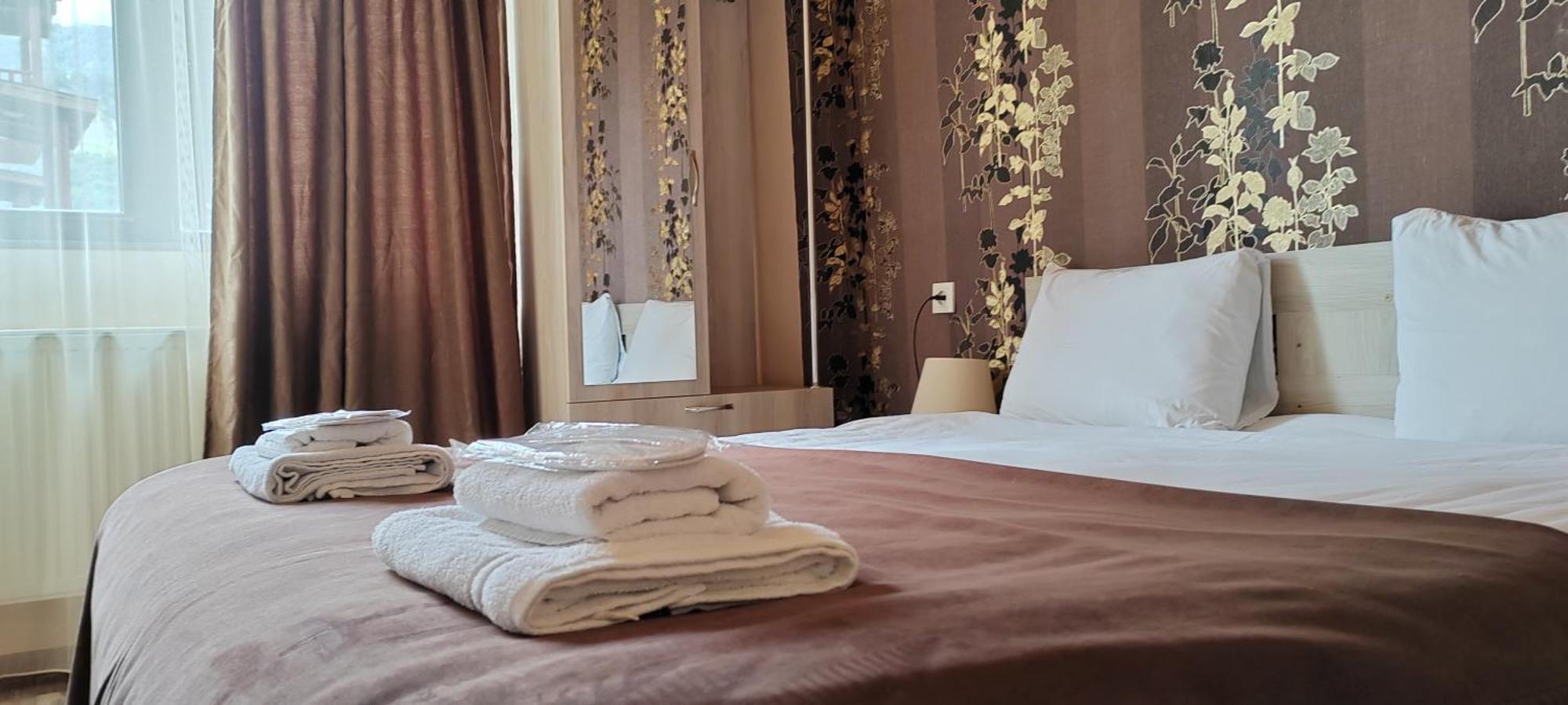 Hotel Svanseti Местия Екстериор снимка