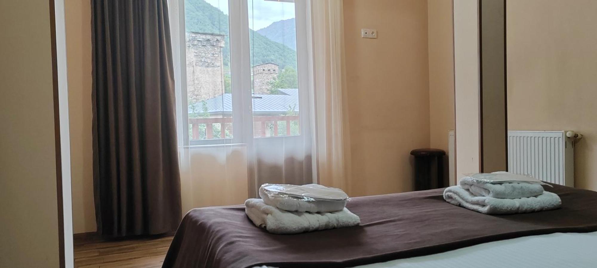 Hotel Svanseti Местия Екстериор снимка