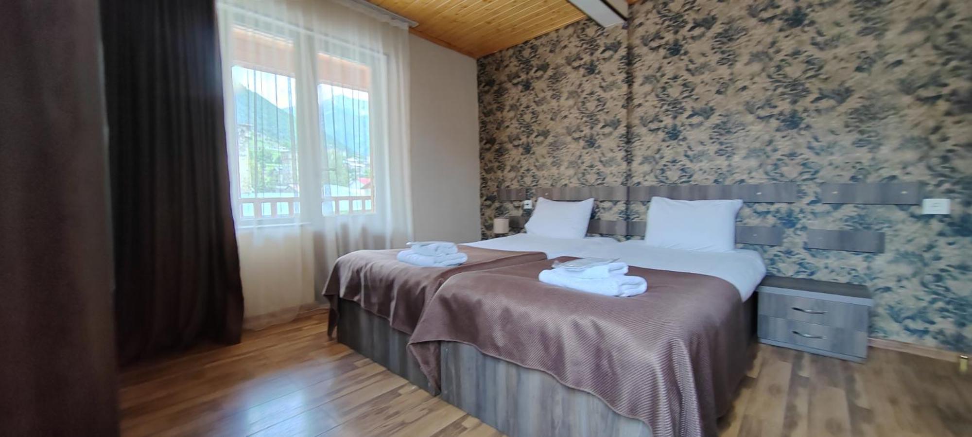 Hotel Svanseti Местия Екстериор снимка