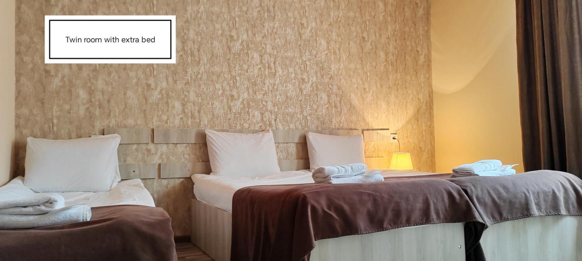 Hotel Svanseti Местия Екстериор снимка