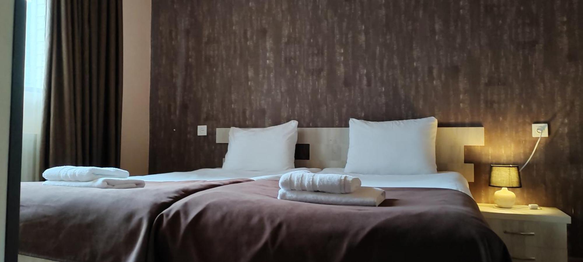 Hotel Svanseti Местия Екстериор снимка