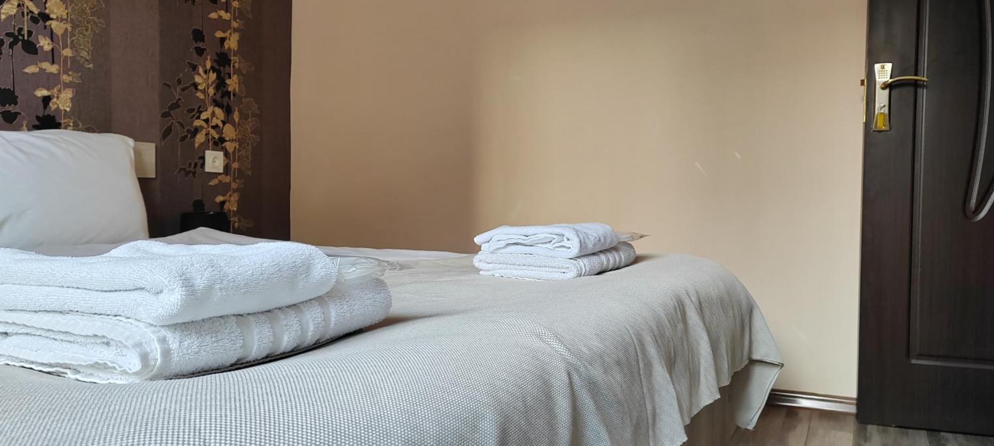 Hotel Svanseti Местия Екстериор снимка