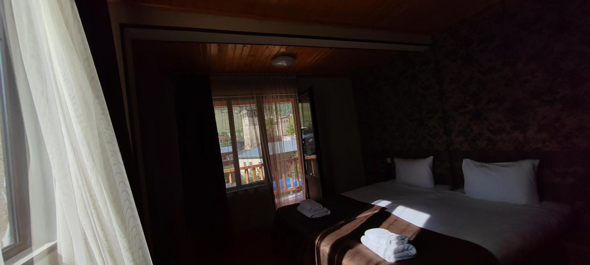 Hotel Svanseti Местия Екстериор снимка