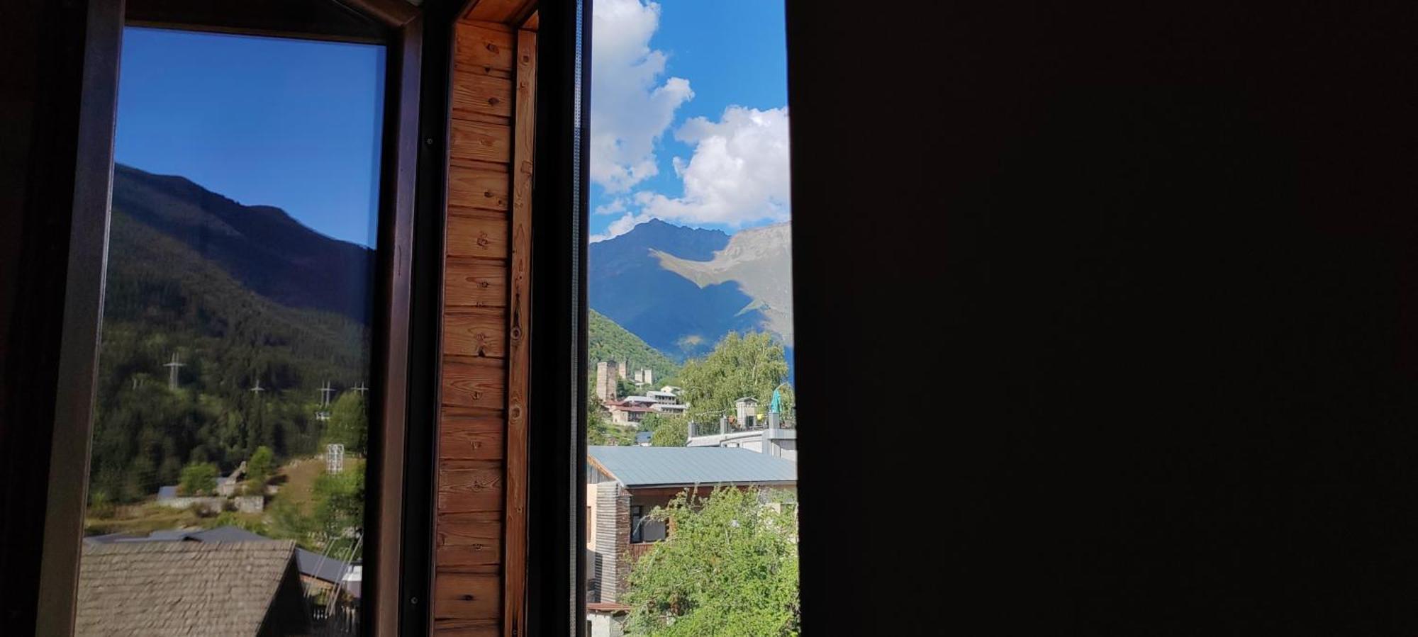 Hotel Svanseti Местия Екстериор снимка