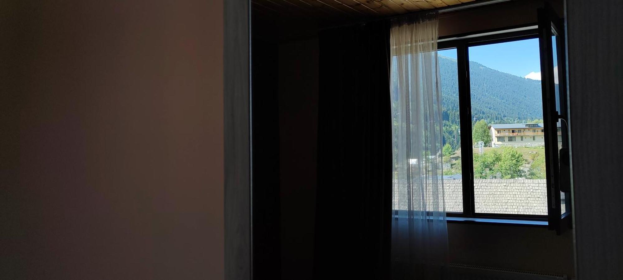 Hotel Svanseti Местия Екстериор снимка