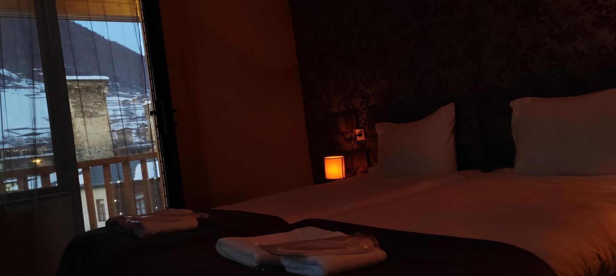 Hotel Svanseti Местия Екстериор снимка