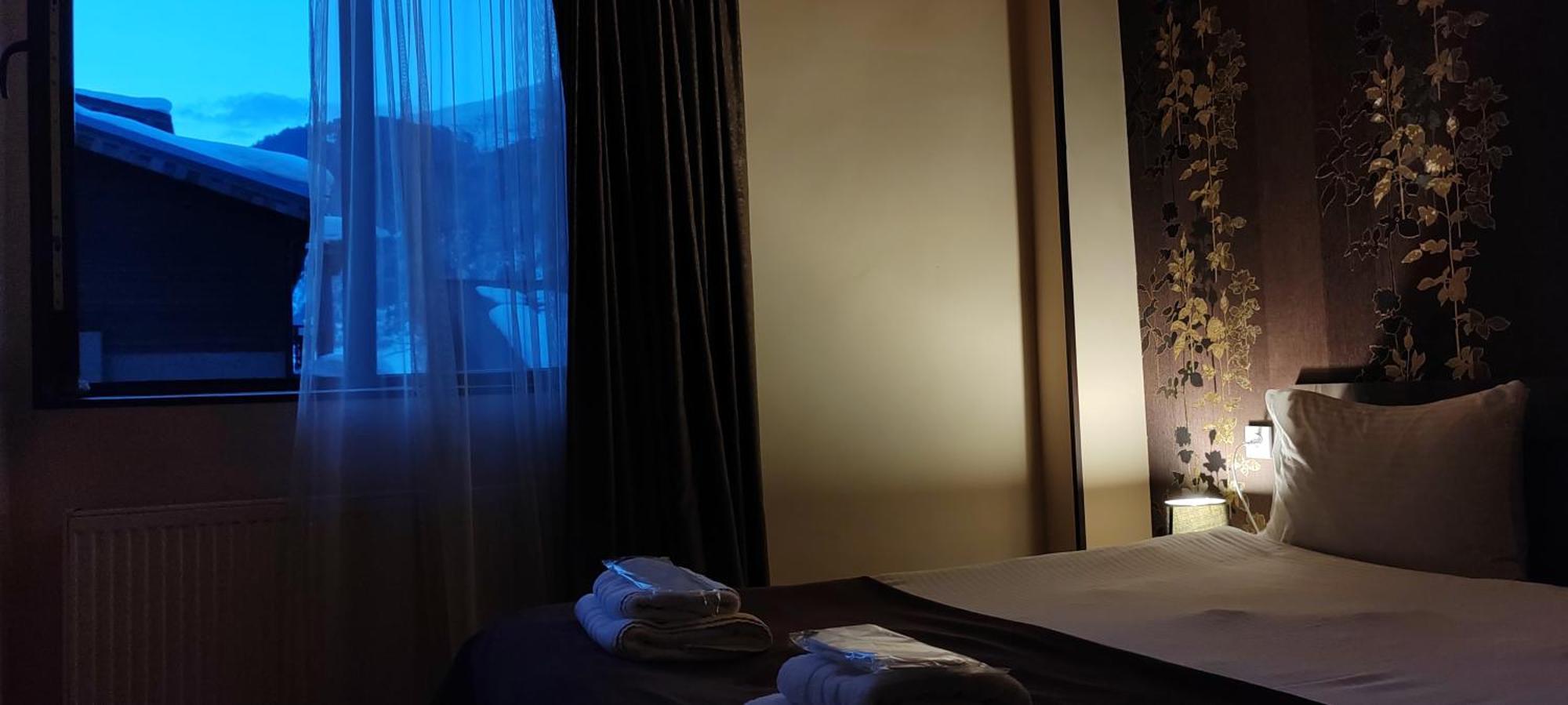 Hotel Svanseti Местия Екстериор снимка